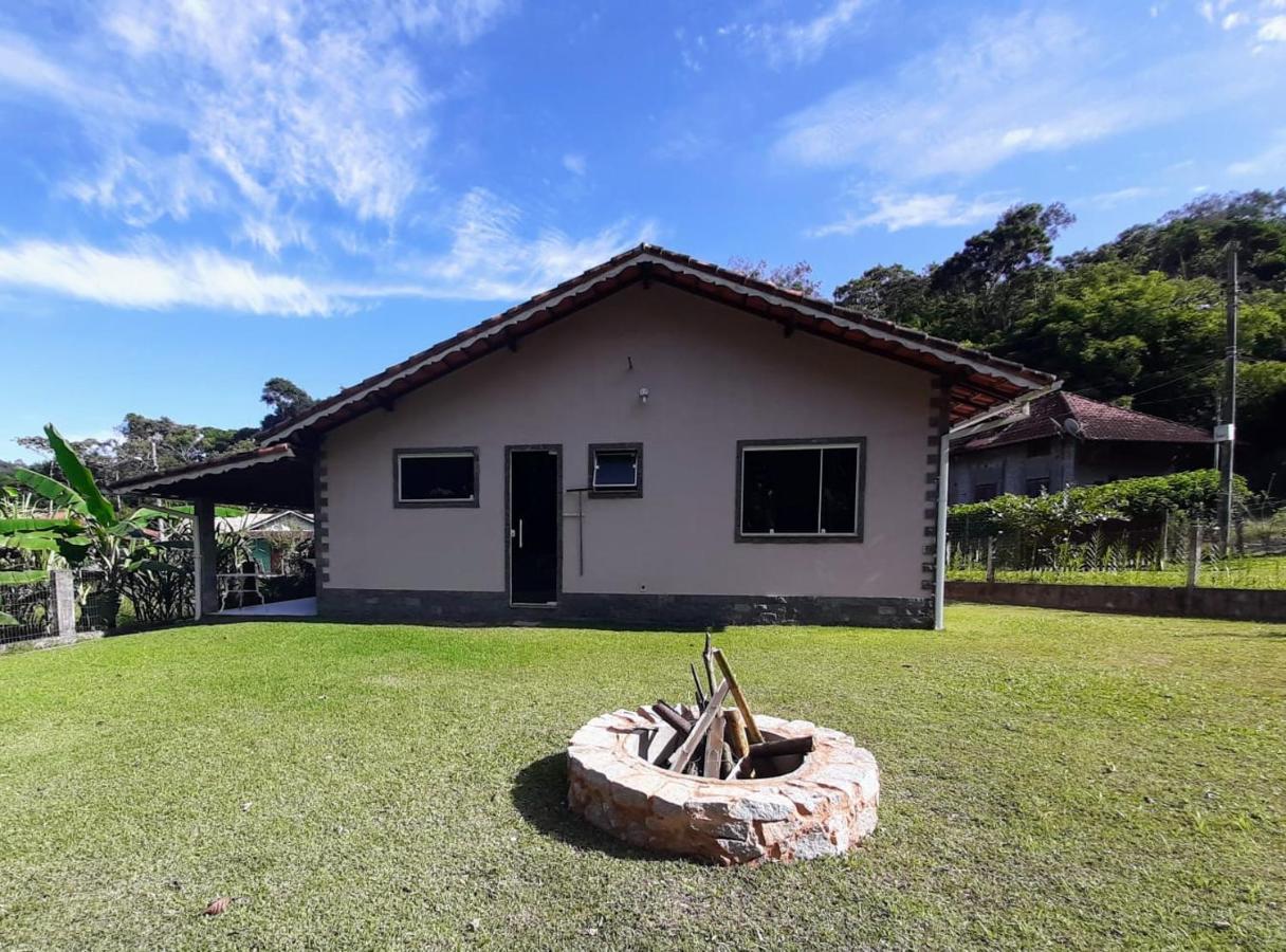 Casa Rosa Lumiar, Cachoeira Particular E Fazendinha المظهر الخارجي الصورة
